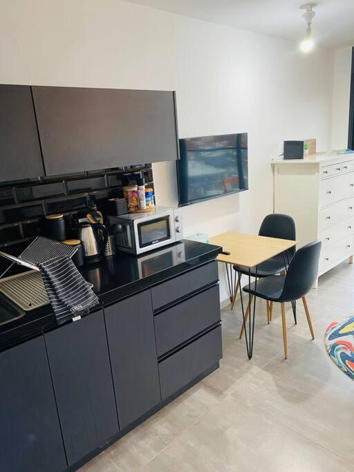 Lovely Flat In The Center 36 Tel Aviv